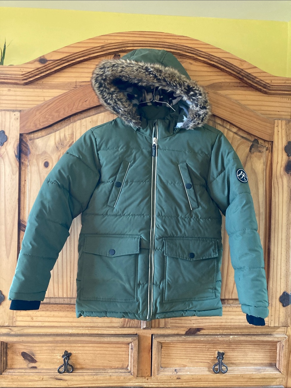 Boys Ultimate green faux fur hooded parka coat size 10/12
